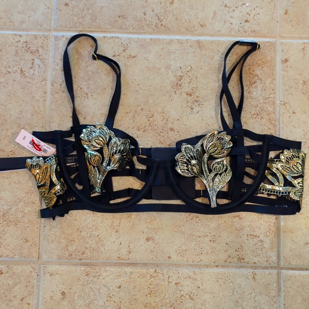 Victoria's Secret Black Bra 34B